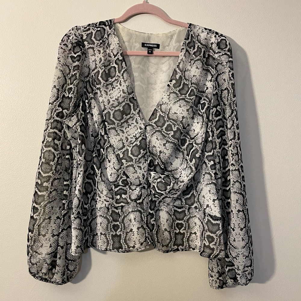 Express Snake Skin Chiffon Top Size XL - Black & White